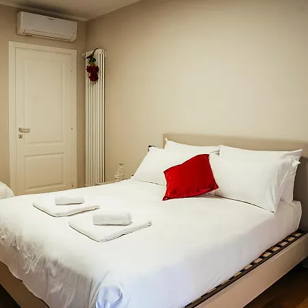 Апартаменты Primeloft Cathedral - Exclusive Suite- 1-7 Persone Феррара